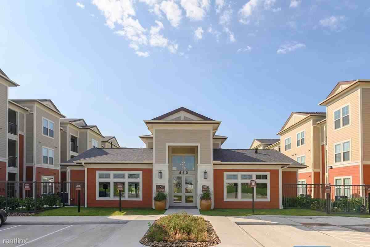 450 E Rogers St Apartments in Independence Heights, Houston, TX 77022