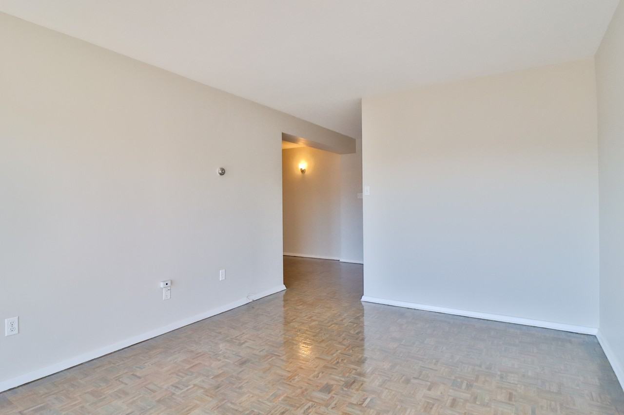 272 Bronson Avenue Apartments 272 Bronson Ave, Ottawa, ON K1R 6H9