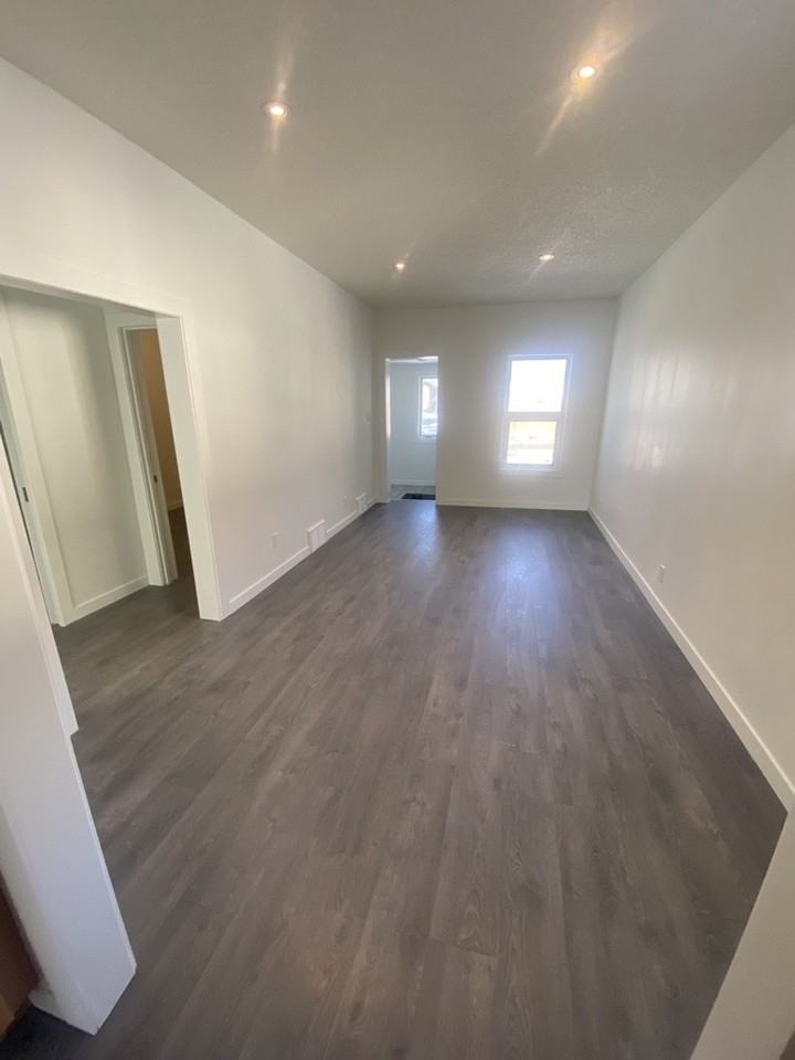 204 Yale Ave W, Winnipeg, MB R2C 1T8, CAN 3 bedroom House Rental Zumper