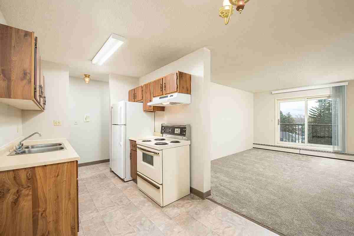 Autumn Manor Apartments 9132 149 St Nw, Edmonton, AB T5R 1C2 Zumper