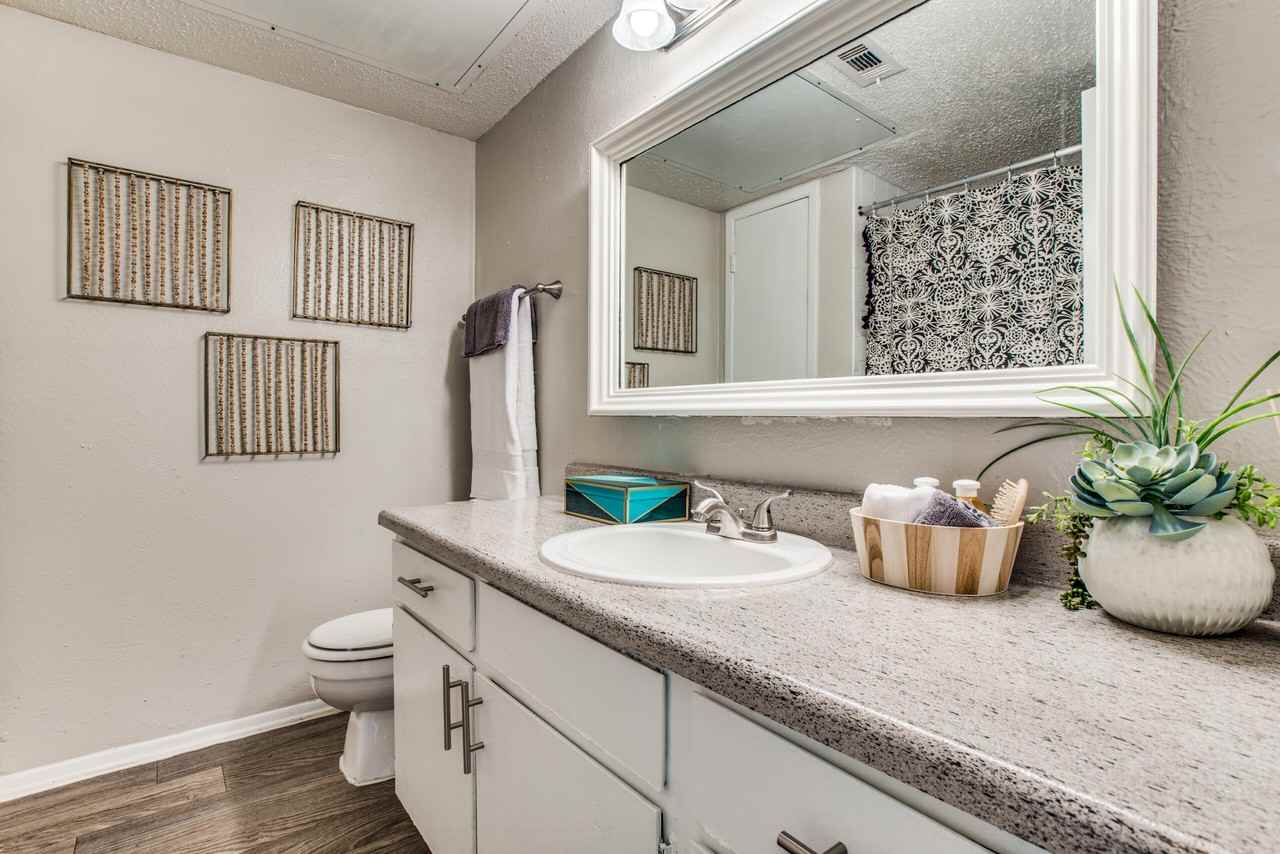 Lexington Apartment Homes Apartments 5426 Meadowcreek Dr, Dallas, TX