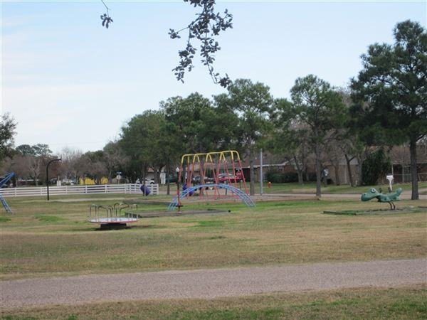 Neptune Apartments 2200 16th Ave N, Texas City, TX 77590 Zumper