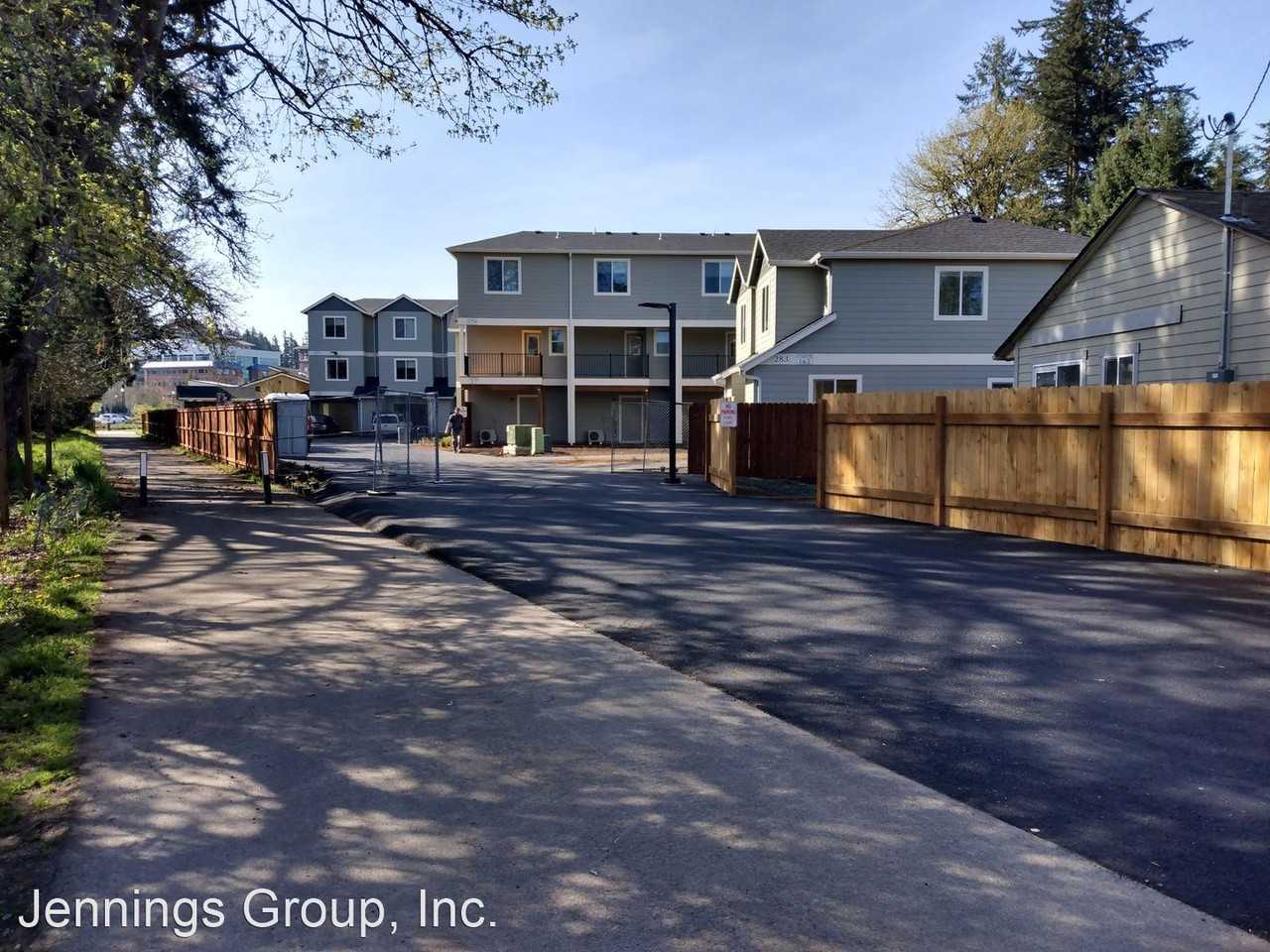 277, 279, 283 Deadmond Ferry Road Apartments in Springfield, OR 97477