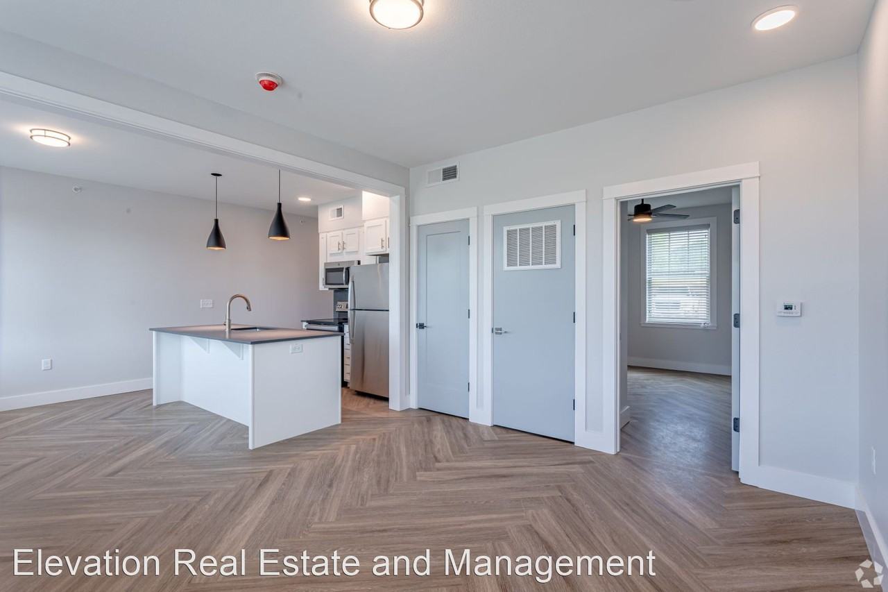 Truesdale Building At Johnson Square Apartments 3632 Johnson Mill