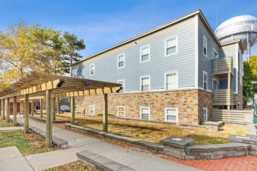 Overland Station Apartments 7843 Riley St, Overland Park, KS 66204