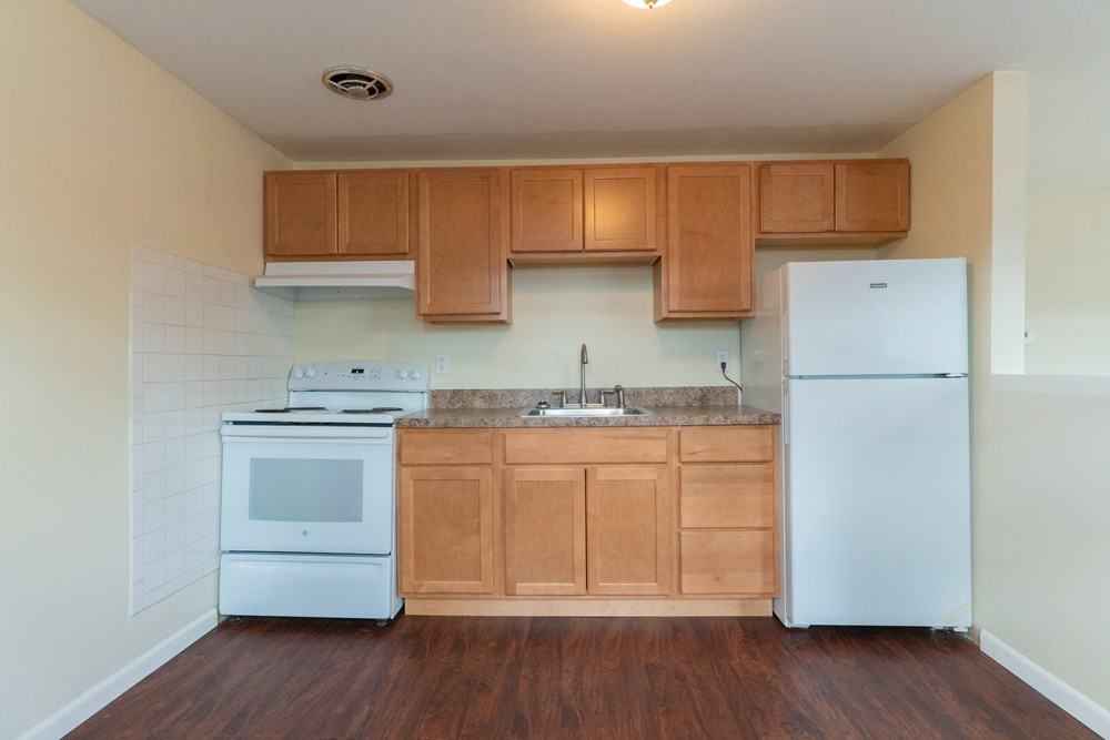 Parklane Apartments And Townhomes 208 N Main St, Syracuse, NY 13212