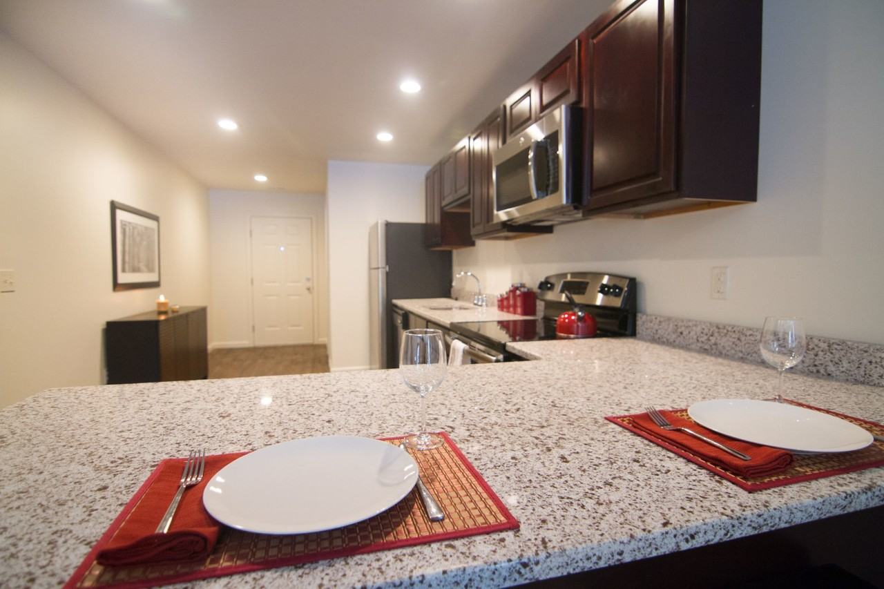 Meadowbrook Gardens Apartments 73 Meadowbrook Ln, Mansfield Center