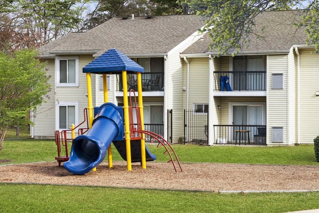 Smallwood Gardens Apartments 2640 Hamilton Pl, Waldorf, MD 20602 Zumper