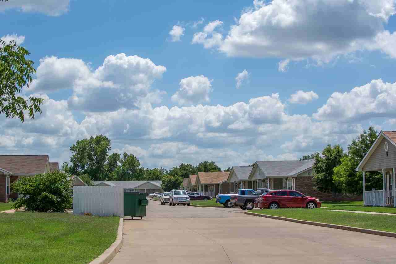 Woodson Park Apartments 1400 West Woodson Street 100, El Reno, OK 73036 Zumper