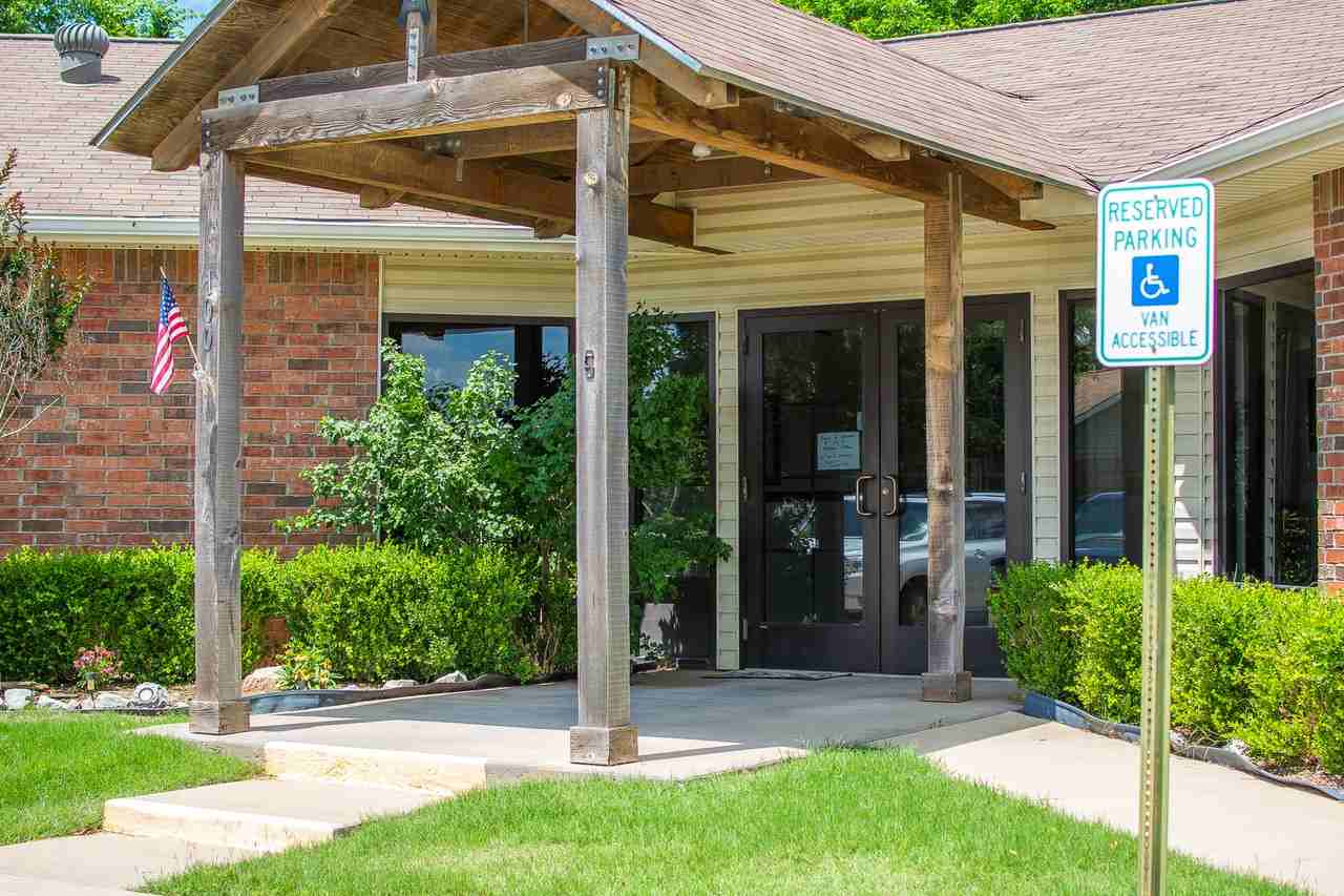 Woodson Park Apartments 1400 West Woodson Street 100, El Reno, OK 73036 Zumper