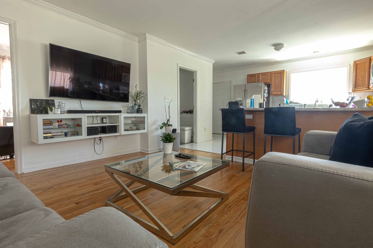 22 Chappelle St 3, Danbury, CT 06810 3 Bedroom Apartment for 2,800