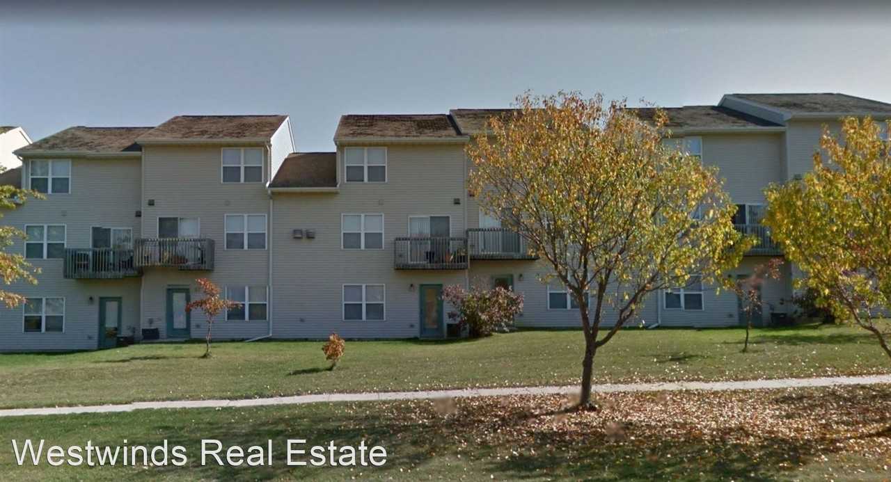 1037 Scott Park Drive Apartments 1037 Scott Park Dr, Iowa City, IA