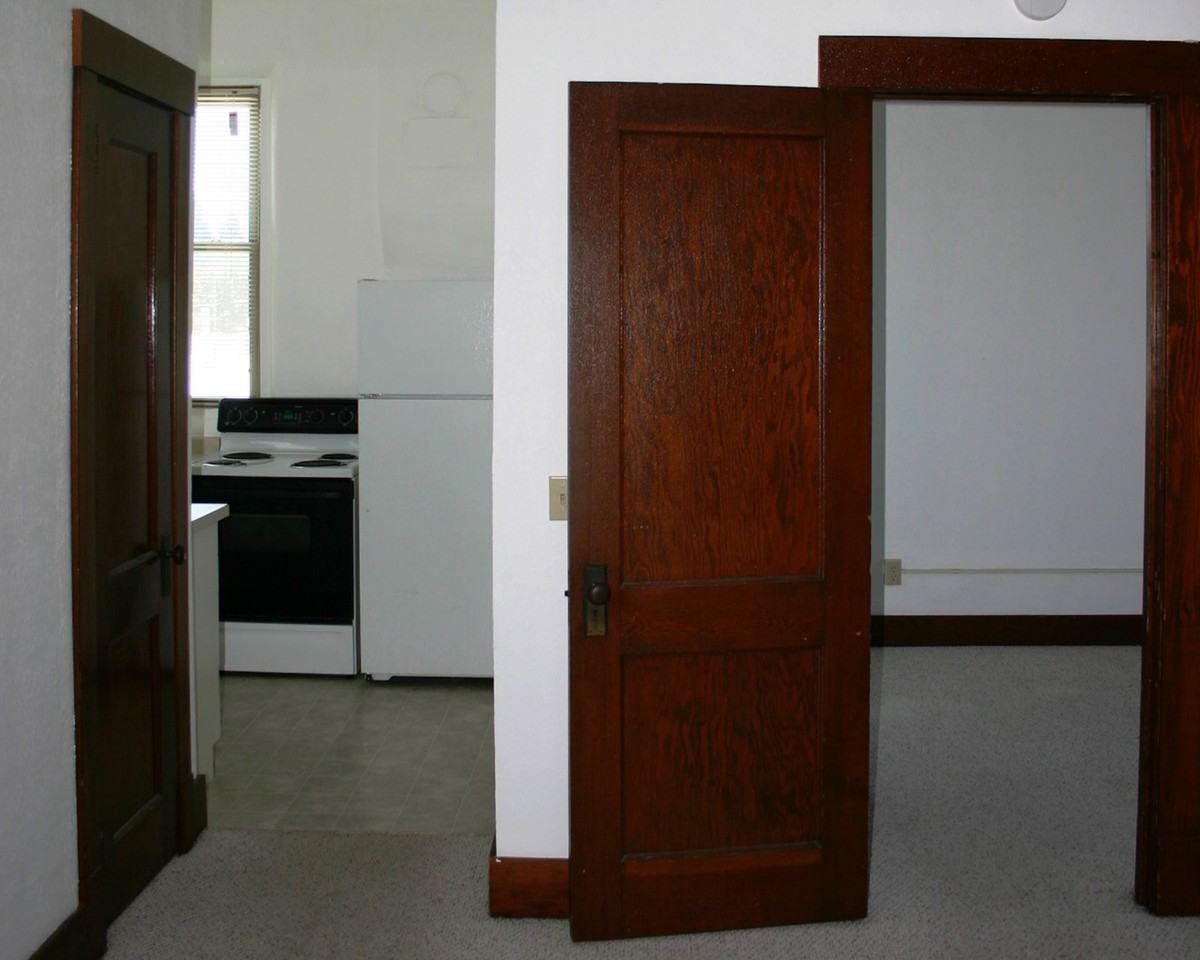 Mapleton Variety Store Apartments 215 Main St E, Mapleton, MN 56065