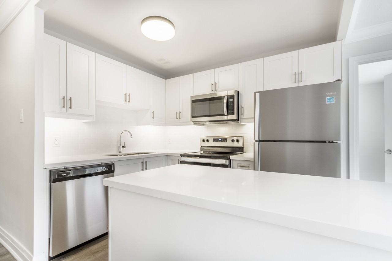 3141 Jaguar Valley Drive Apartments 3141 Jaguar Valley Dr, Mississauga, ON L5A 2H9 Zumper