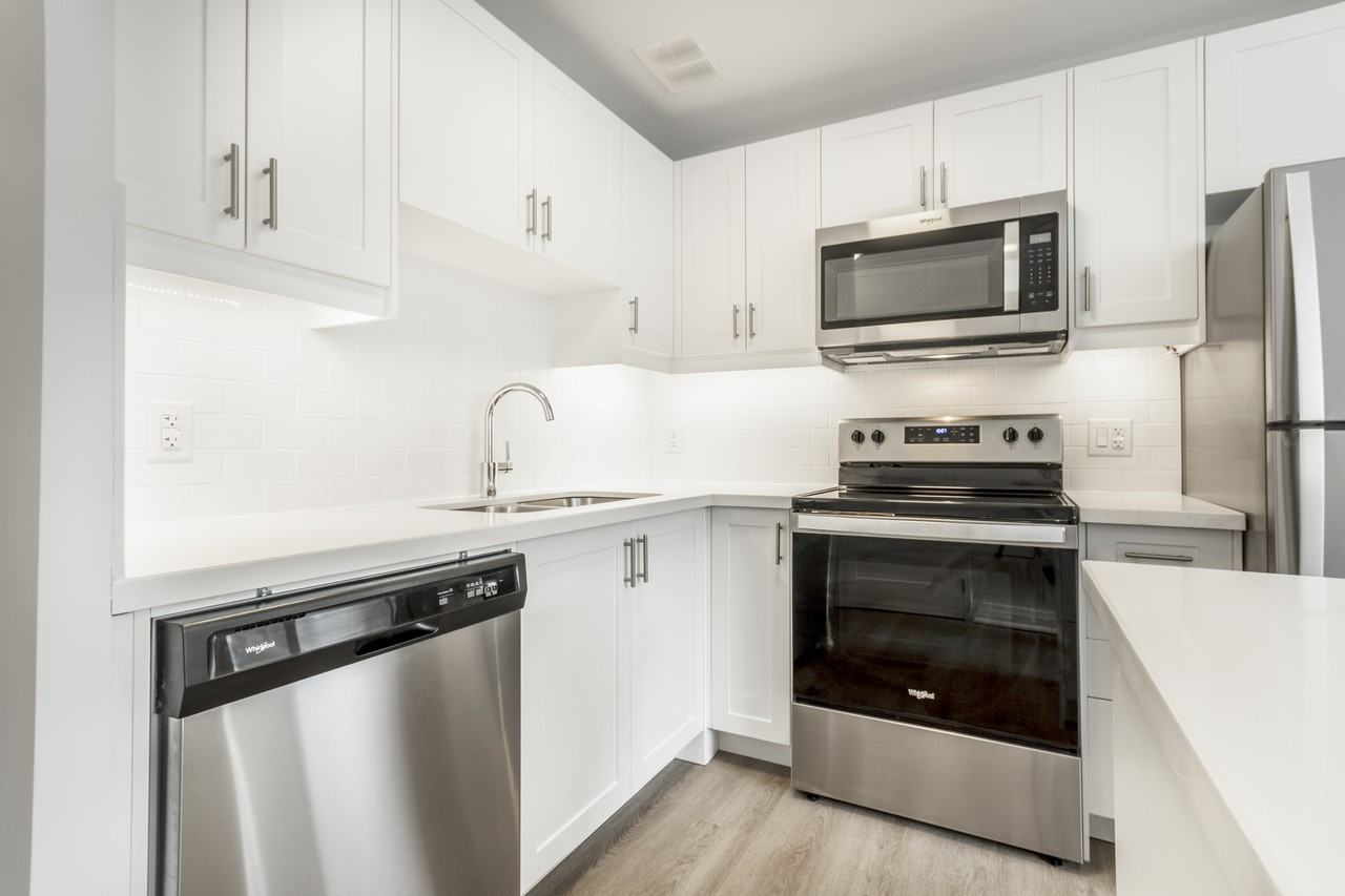 3141 Jaguar Valley Drive Apartments 3141 Jaguar Valley Dr, Mississauga, ON L5A 2H9 Zumper