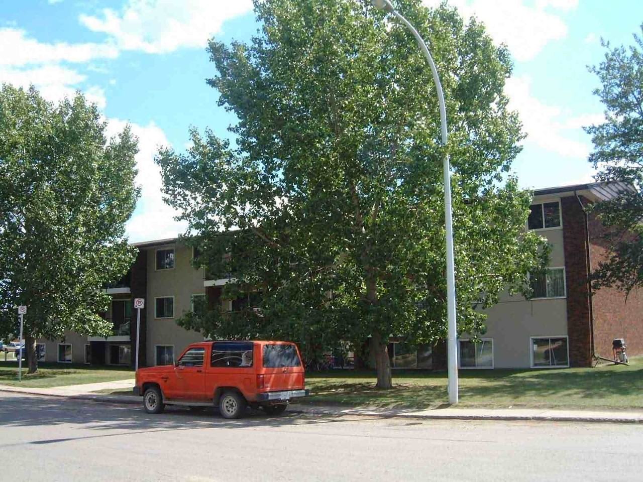Parkside Grande Apartments 10225 106 Ave, Grande Prairie, AB T8V 1K2