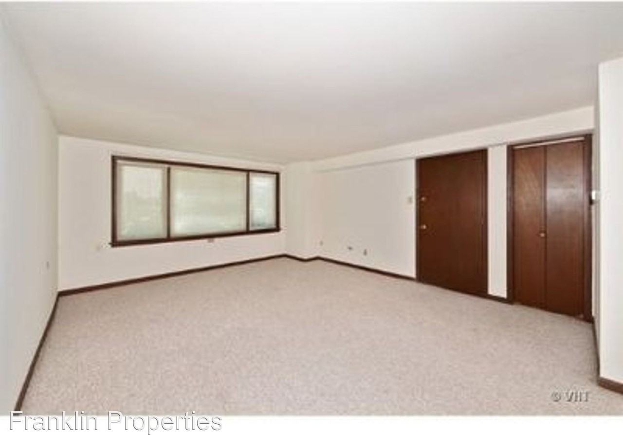 2300/2310 Burlington Ave Apartments in Downers Grove, IL 60515 Zumper