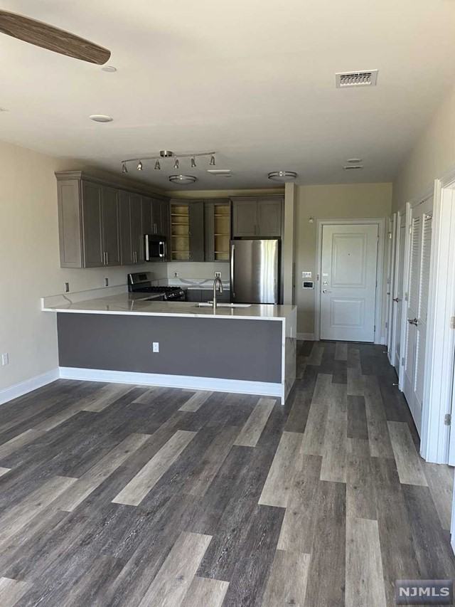 Soldier Hill Rd 107, Paramus, NJ 07652 1 Bedroom Apartment for 2,750