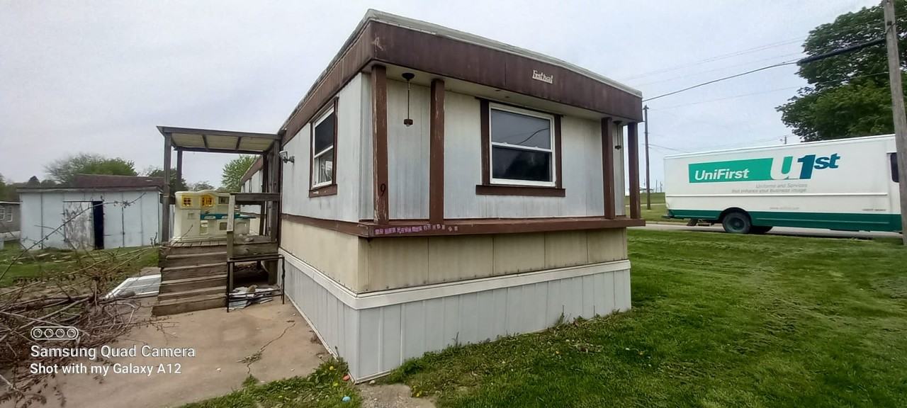Mobile Home Park G9, IL 61846 3 Bedroom