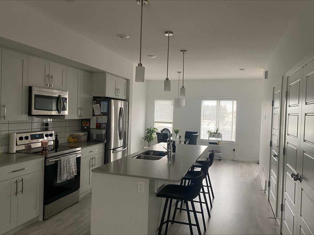 4082 Chappelle Green Southwest Upper, Edmonton, AB T6W 1A4 3 Bedroom