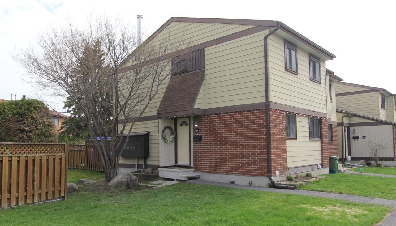 56F Foxfield Drive, END UNIT In the Heart of Barrhaven Apartments 56 Foxfield Dr, Ottawa, ON