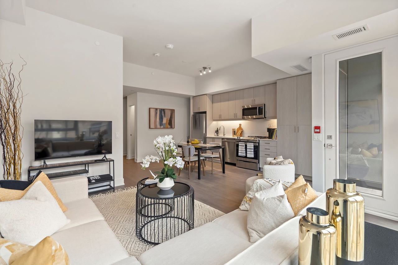 The Bakerfield Apartments 195 Deerfield Rd, Newmarket, ON L3Y 0G4