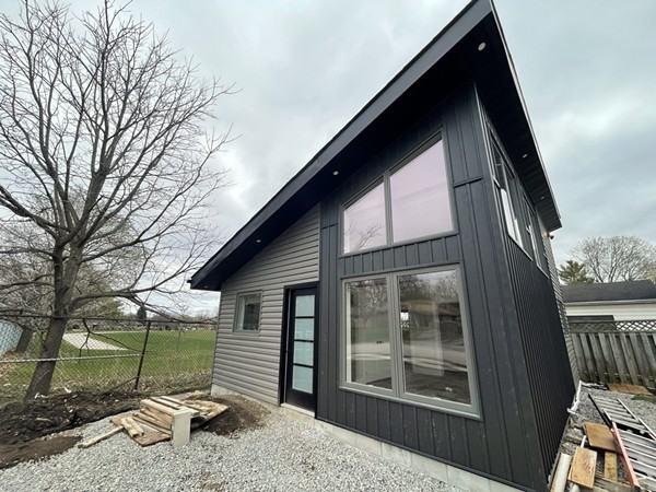 Newton St. Garden Home Apartments 71 Newton St, Barrie, ON L4M 3N4