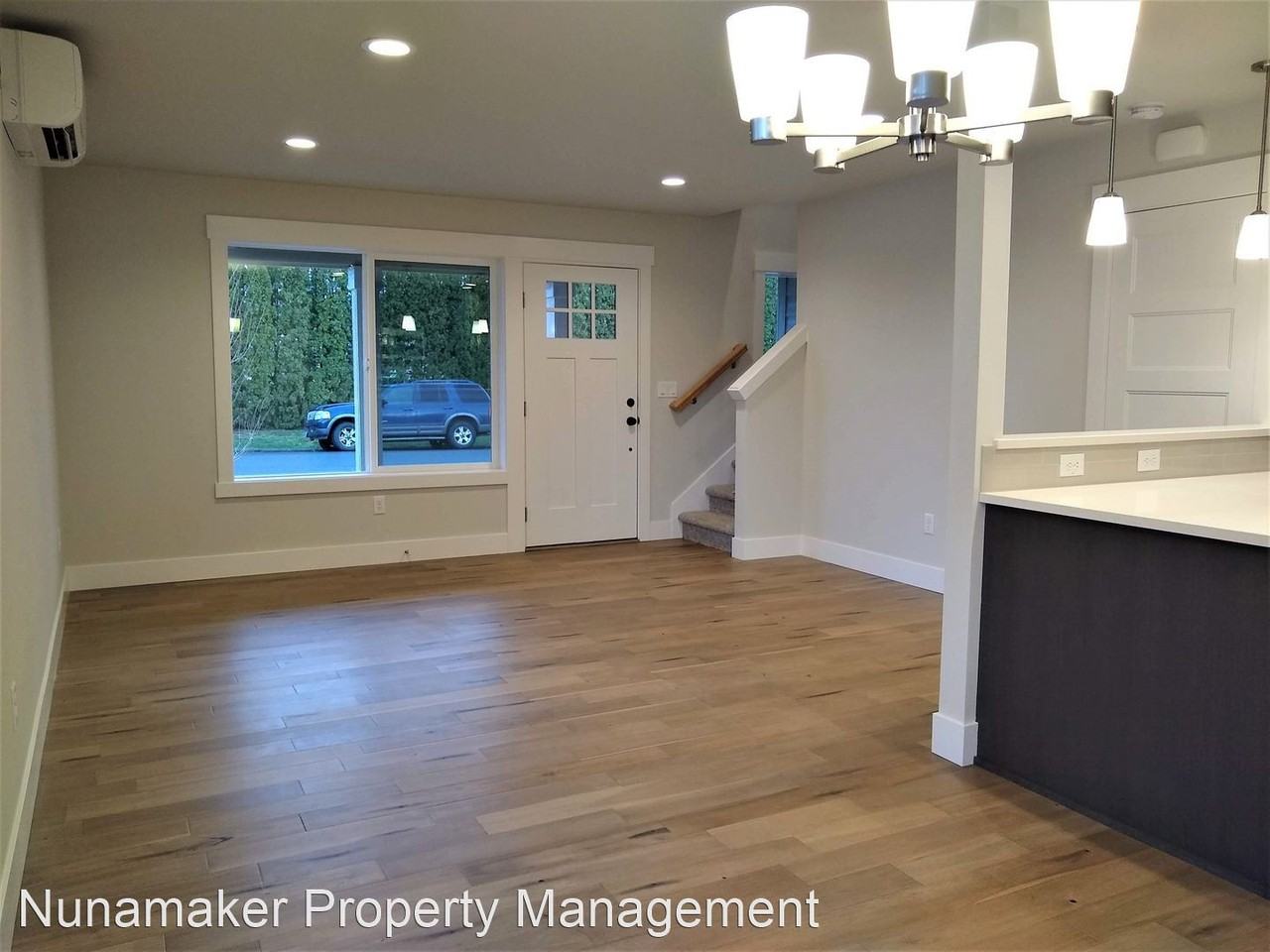 1027 Wilson Street 1401 11th Street Apartments in Hood River, OR