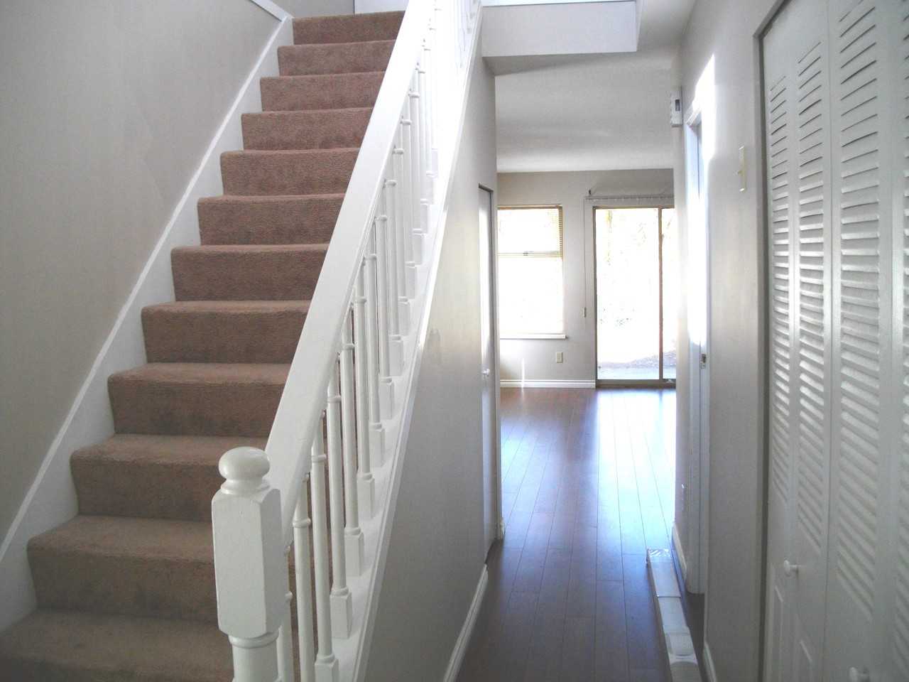 Abbey Glenn Townhomes Apartments 7910 Cedar St, Mission, BC V2V 6M4