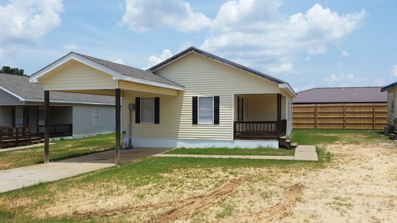 10 Bentley Brooke Ln, Hattiesburg, MS 39402 3 Bedroom House for 1,000