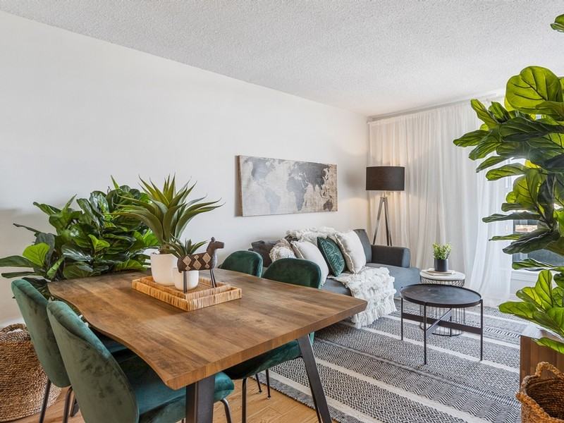 1975 St. Laurent Boulevard Apartments 1975 St. Laurent Blvd, Ottawa