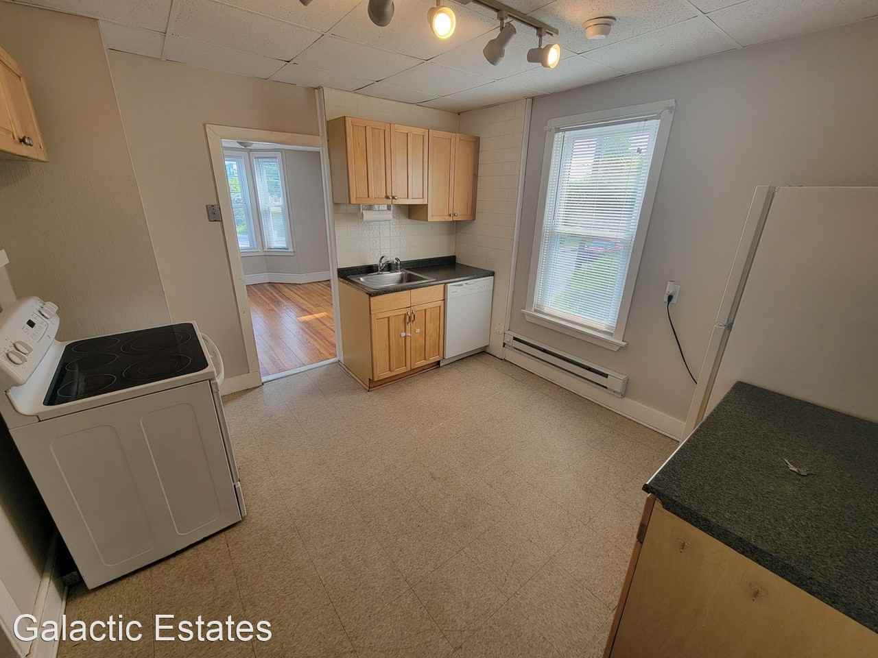 667 Massabesic St Apartments in Hallsville, Manchester, NH 03103 Zumper