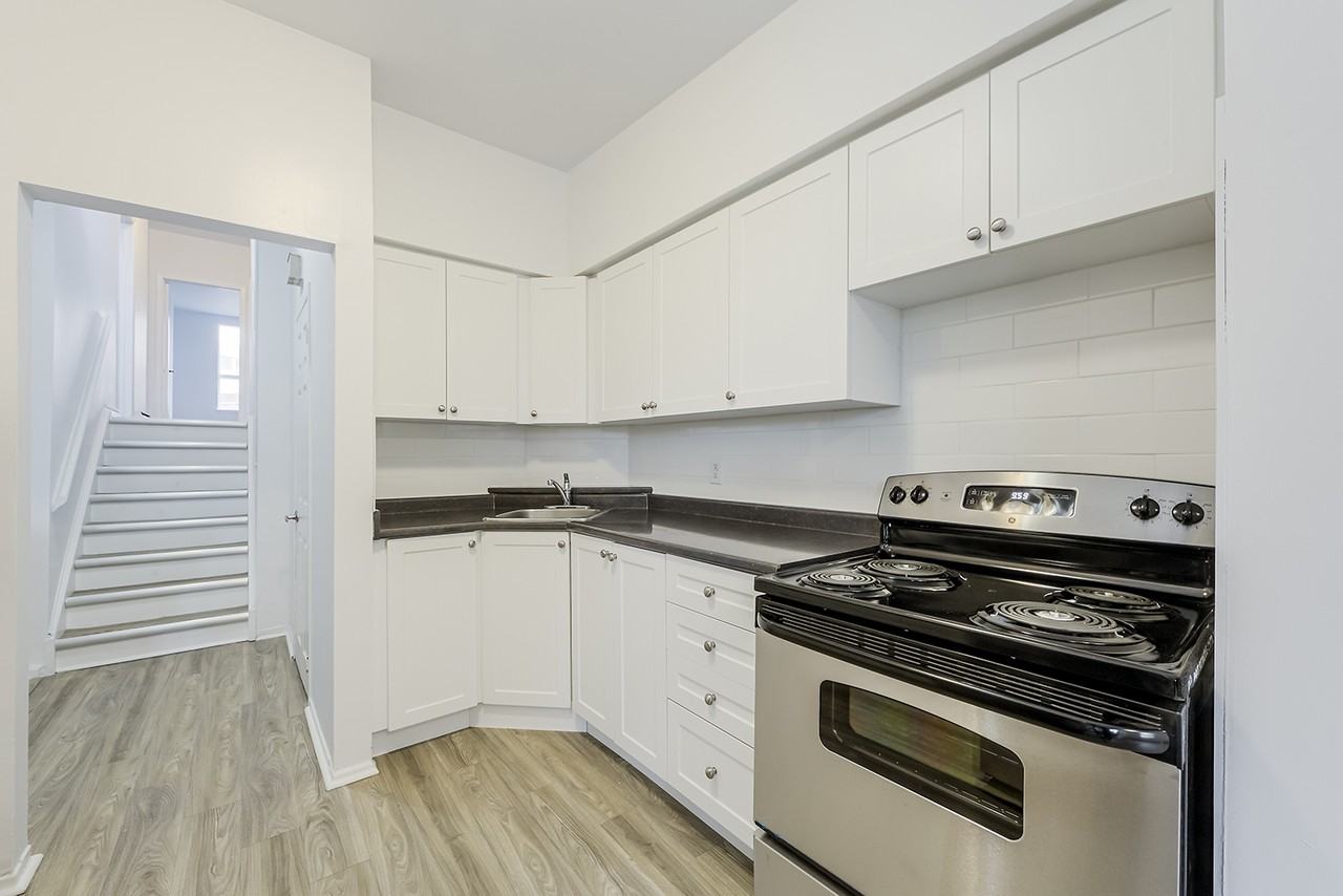 Dundas Court Apartments 711 & 711 Dundas Street West, Whitby, ON L1N 2N3 Zumper