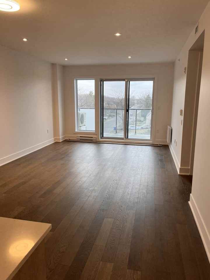 365 Boul Brunswick, PointeClaire, QC H9R 4S1 1 Bedroom Apartment for