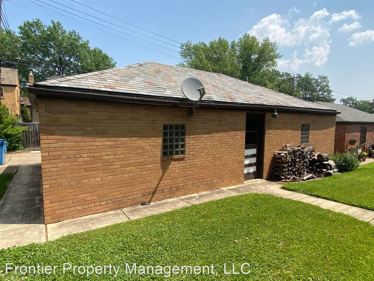 6449 Nottingham Ave Apartments in St. Louis Hills, St. Louis, MO 63109