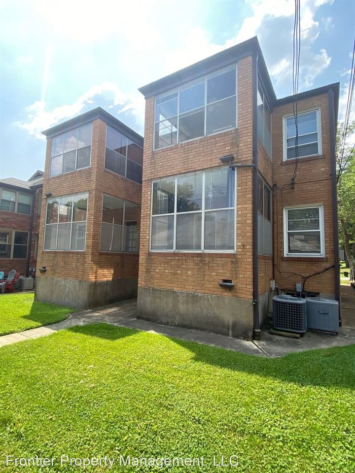 6449 Nottingham Ave Apartments in St. Louis Hills, St. Louis, MO 63109