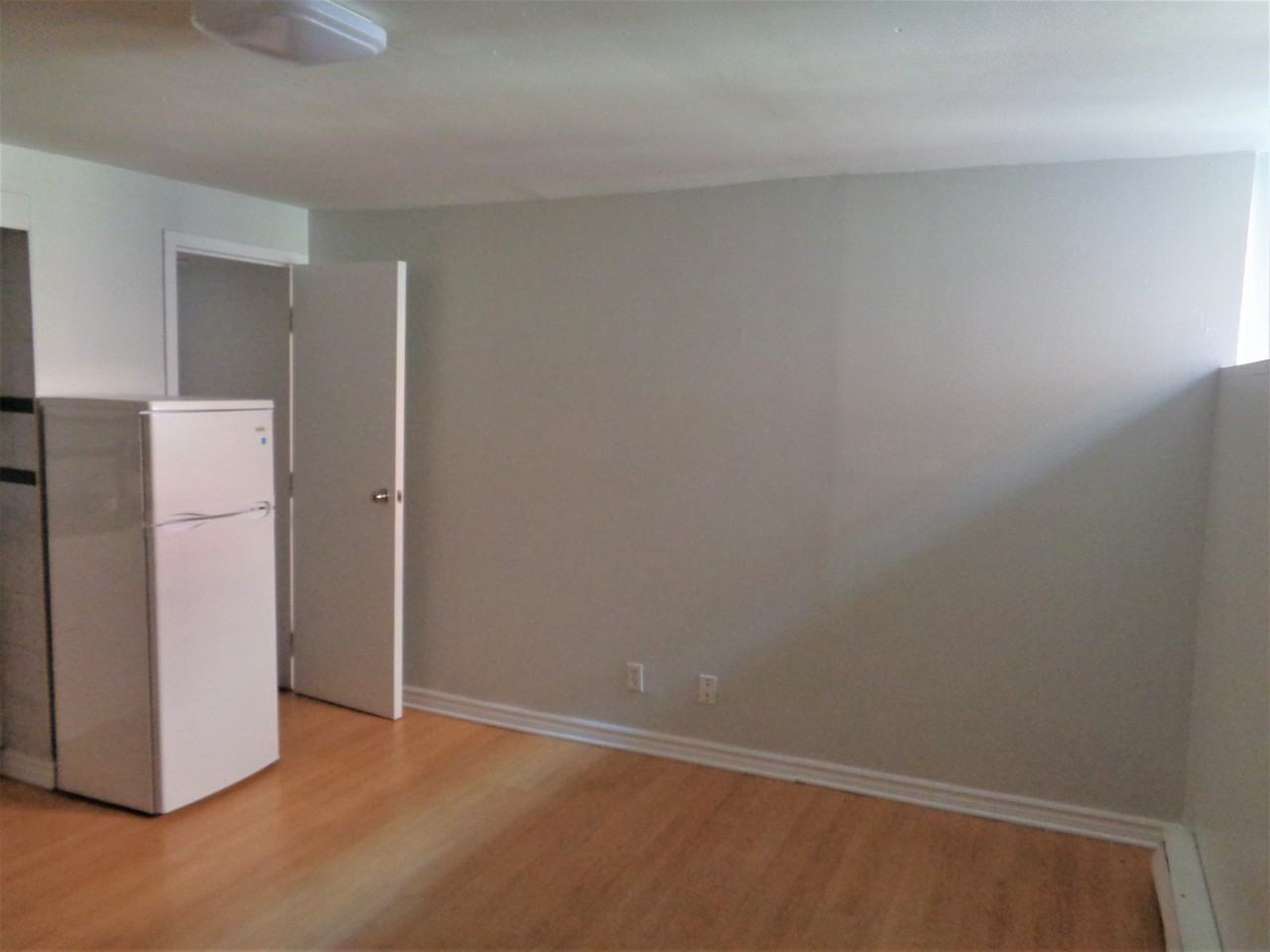 1441 Rue SaintMarc 9, Montréal, QC H3H 2G4 Studio Apartment for 760