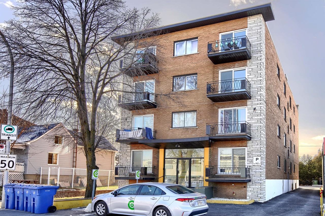 730 Ch De Chambly 17, Longueuil, QC J4H 3M1 1 Bedroom Apartment for
