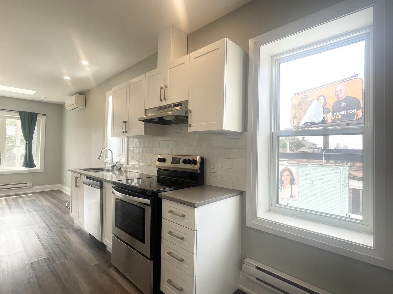 301 Barton Street East, Hamilton, Ontario Apartments 301 Barton St E