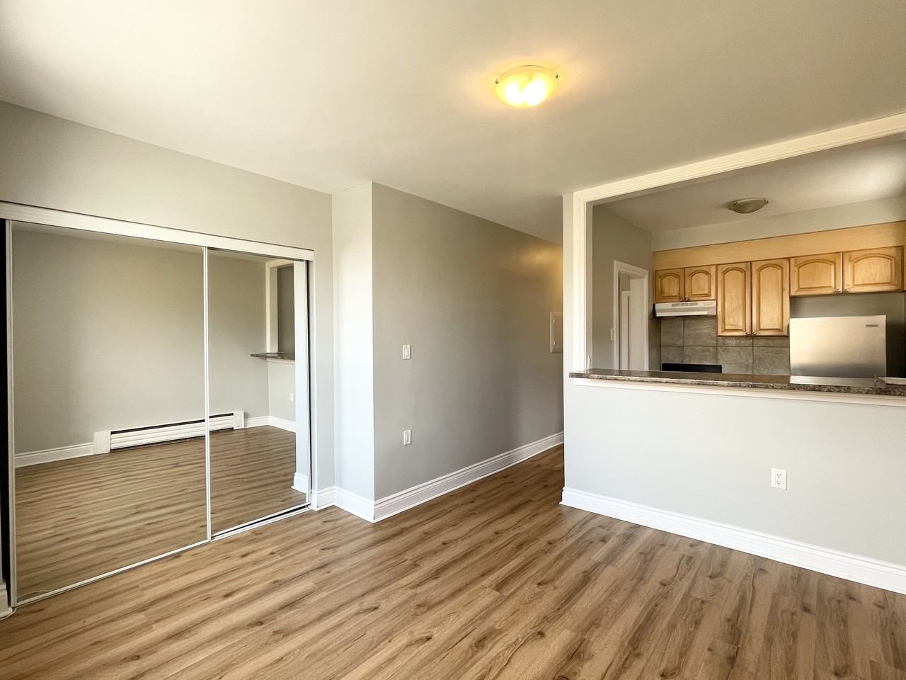 669 Barton Street East, Hamilton, Ontario Apartments 669 K1 669