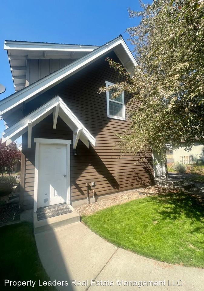 118 SE Roosevelt 1 & 2 Apartments in Old Farm District, Bend, OR 97702