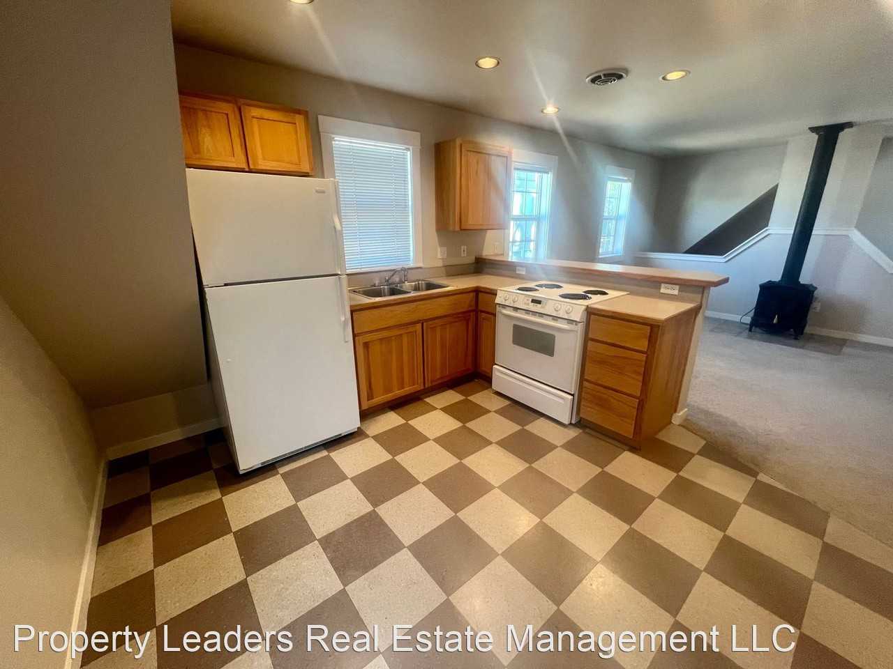 118 SE Roosevelt 1 & 2 Apartments in Old Farm District, Bend, OR 97702