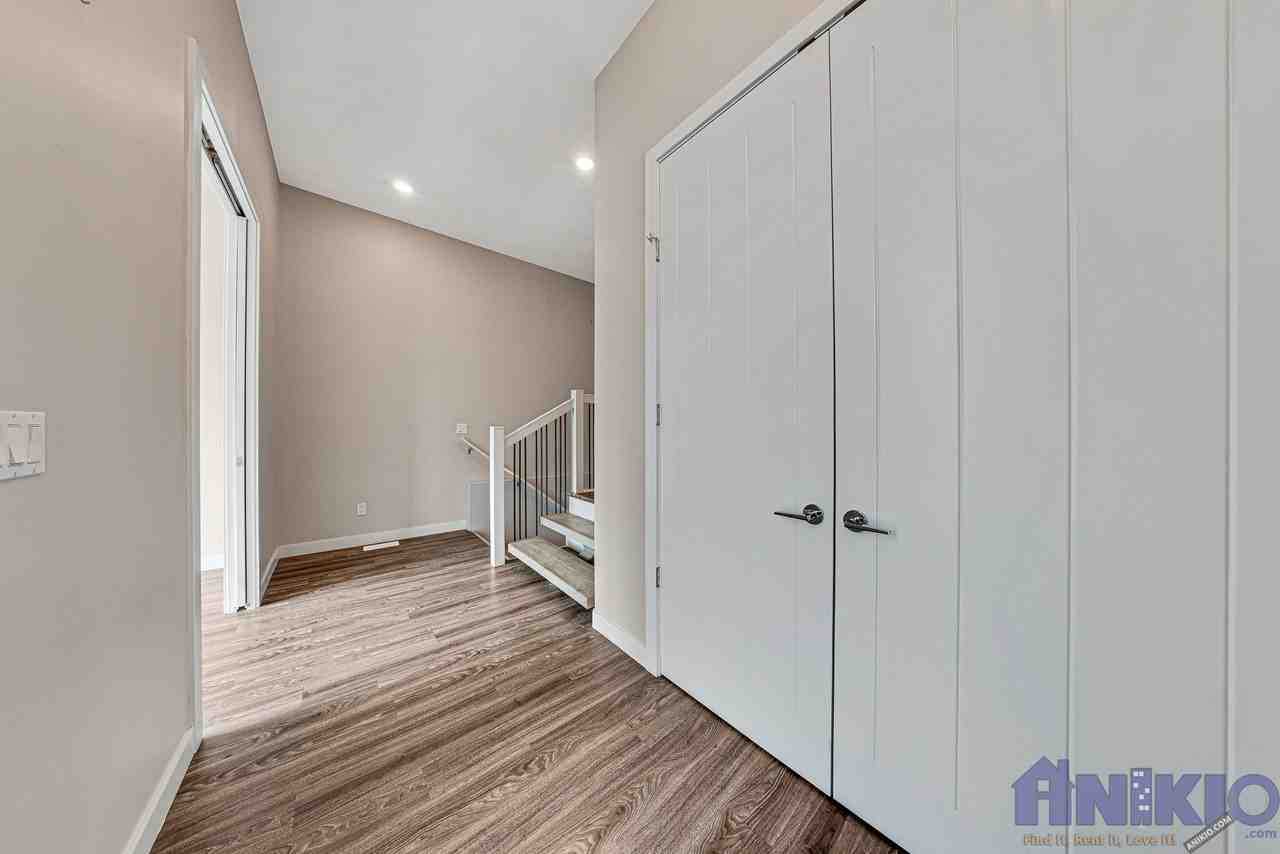 3 Bedroom + Bonus Room House in Evergreen Apartments 914 Kloppenburg