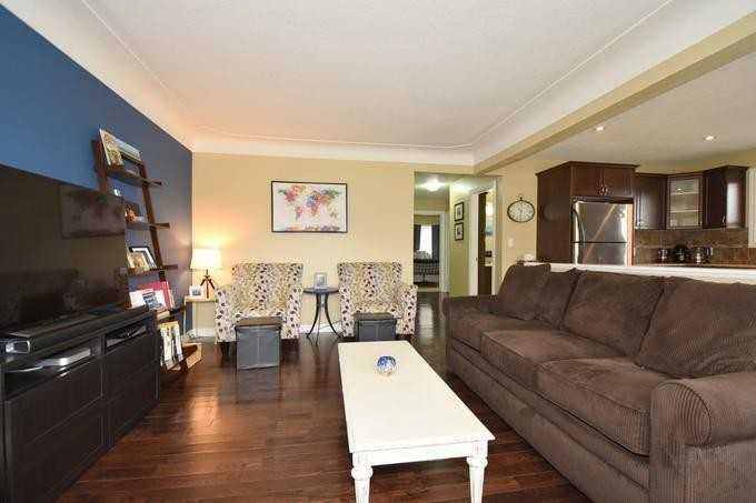 33 Greenhill Avenue Upper Unit & Lower Unit Apartments 33 Greenhill