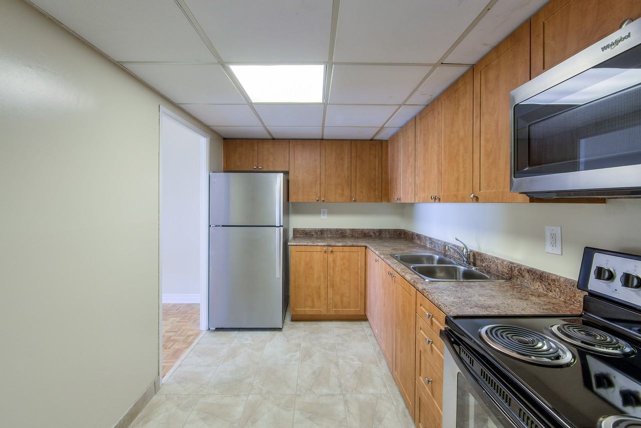 Premier Court Apartments 41 Speers Rd, Oakville, ON L6K 3R6 Zumper