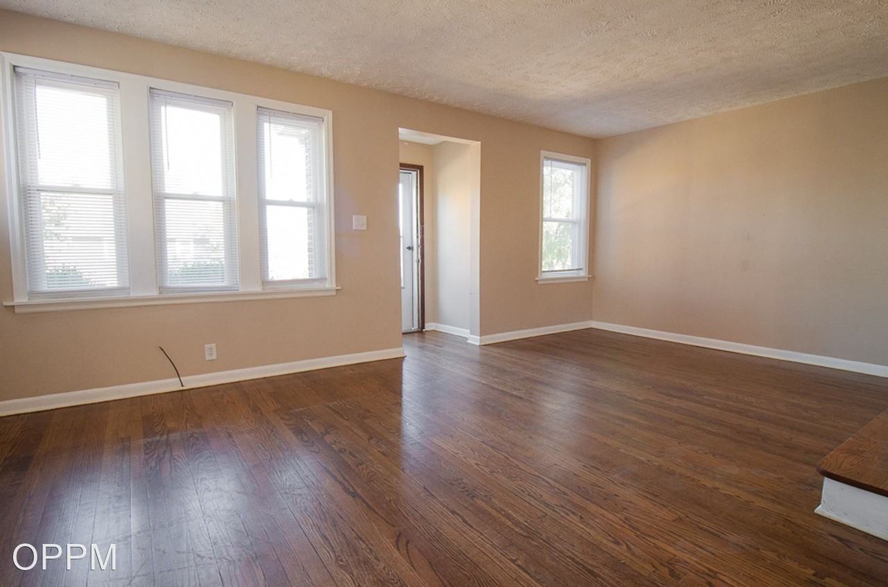 3129/3131 Cass St Apartments in Gifford Park, Omaha, NE 68131 Zumper