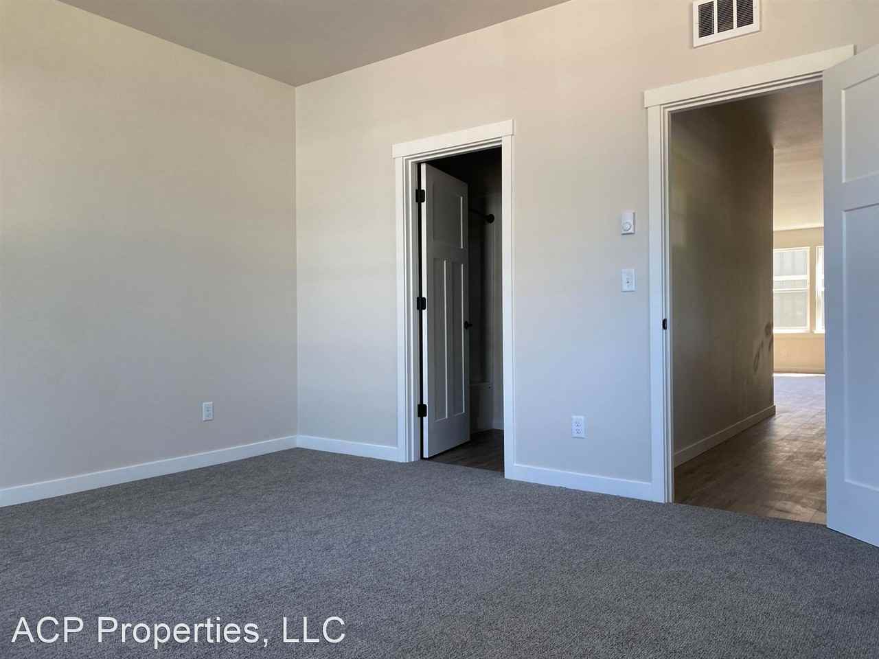 BRAND New Lynden Townhomes Available Mid June! Apartments 2058 Aaron