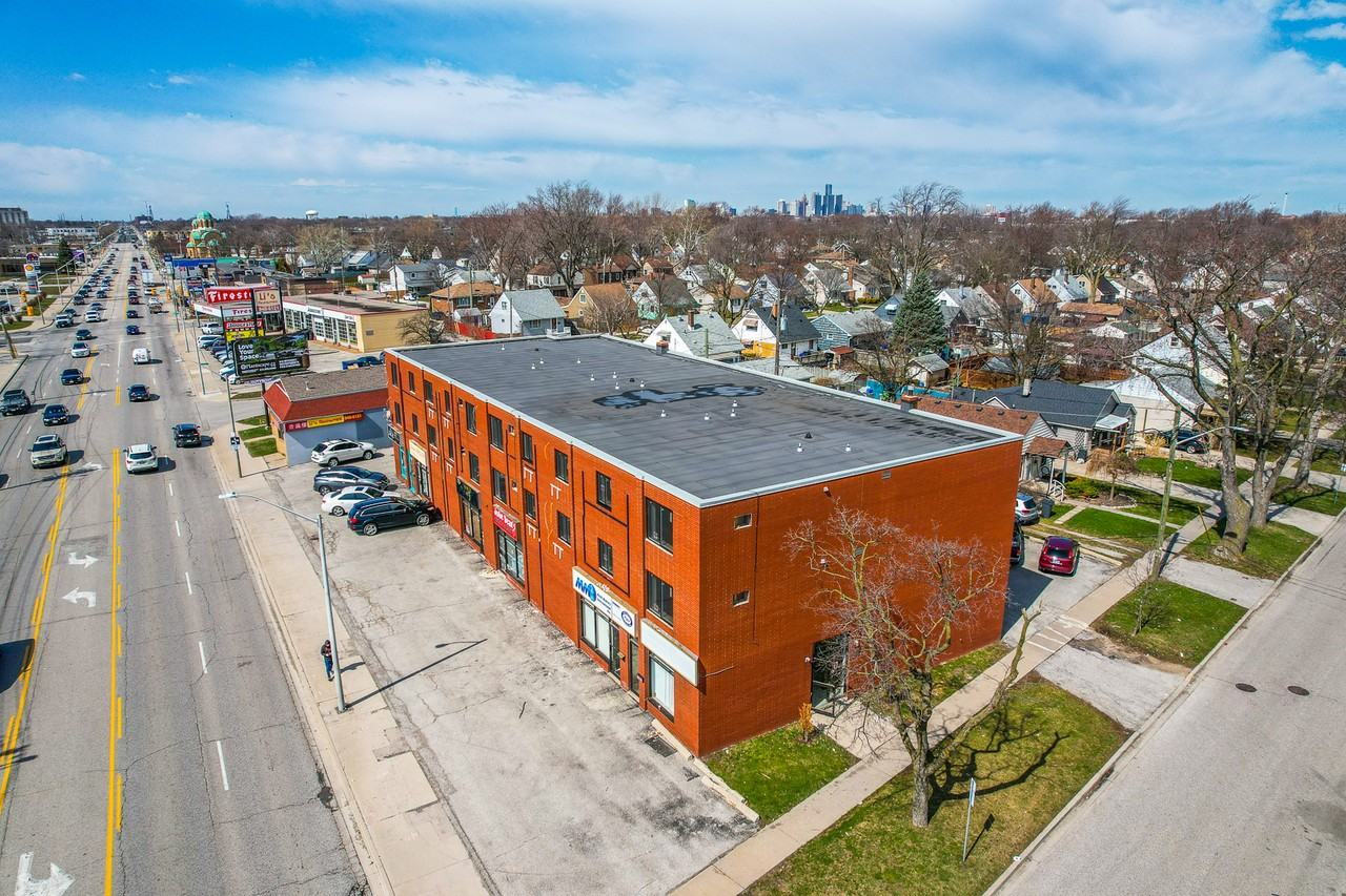 1985 Westcott Rd Apartments in Central Windsor, Windsor, ON N8W 4K5