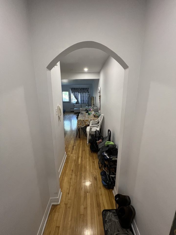 4785 Bouchette Apartments 4785 Rue Bouchette, Montréal, QC H3W 1C6