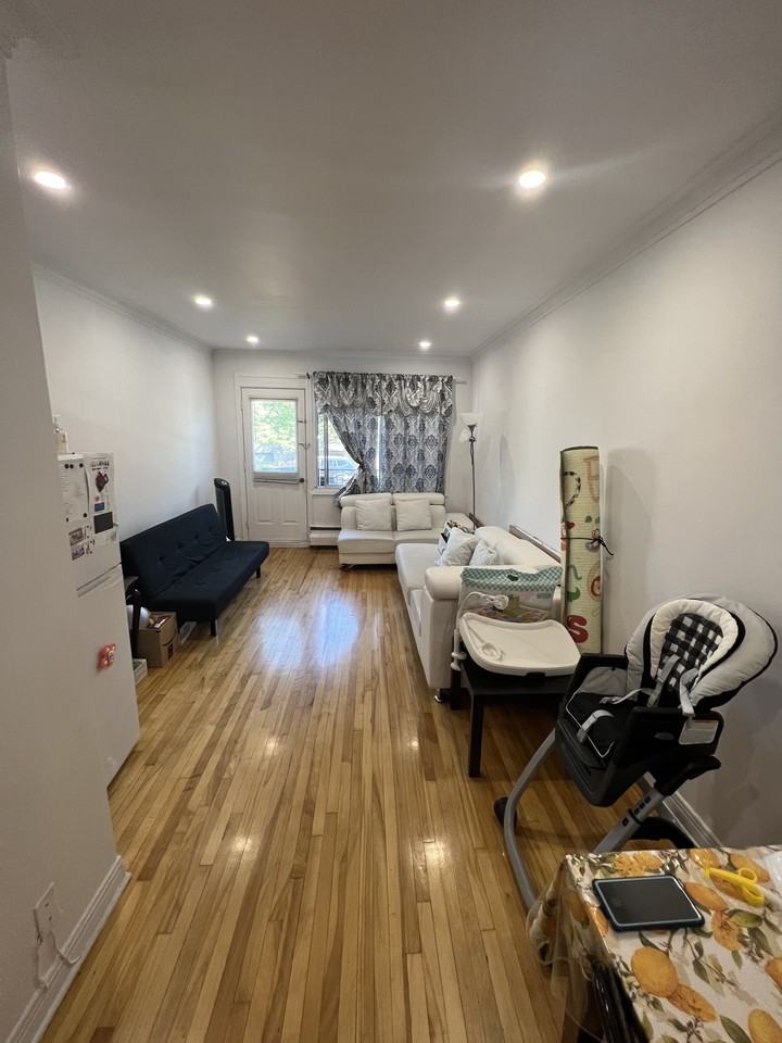 4785 Bouchette Apartments 4785 Rue Bouchette, Montréal, QC H3W 1C6